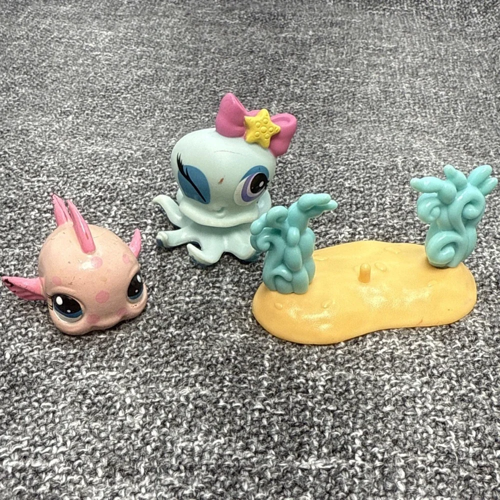 Littlest Pet Shop LPS #1346 Octopus #1139 Pink Polka Dot Fish‎ With Ocean Stand